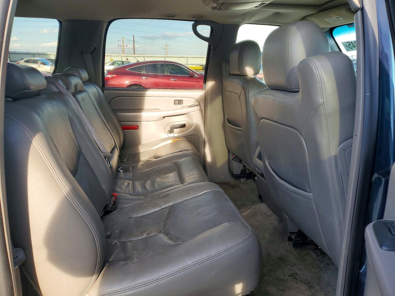 2005 GMC YUKON XL K1500 photo 10