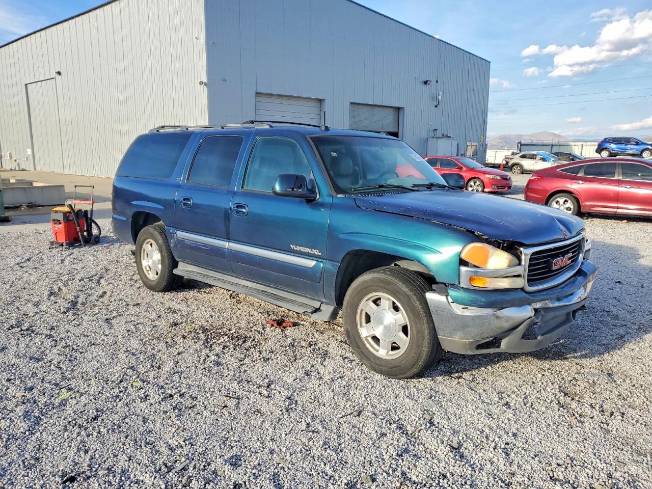 2005 GMC YUKON XL K1500 photo 4