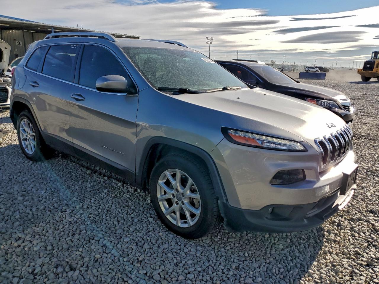 2017 JEEP CHEROKEE LATITUDE photo 4