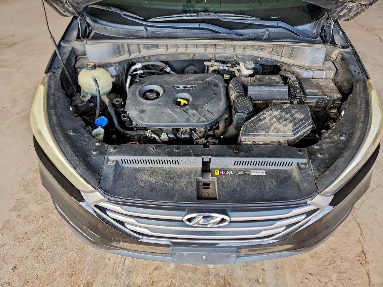 2017 HYUNDAI TUCSON SE photo 11