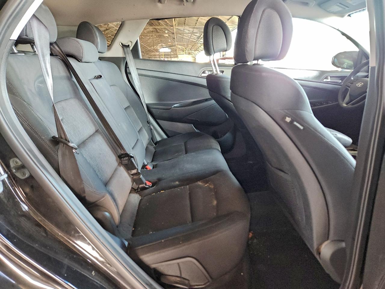 2017 HYUNDAI TUCSON SE photo 10