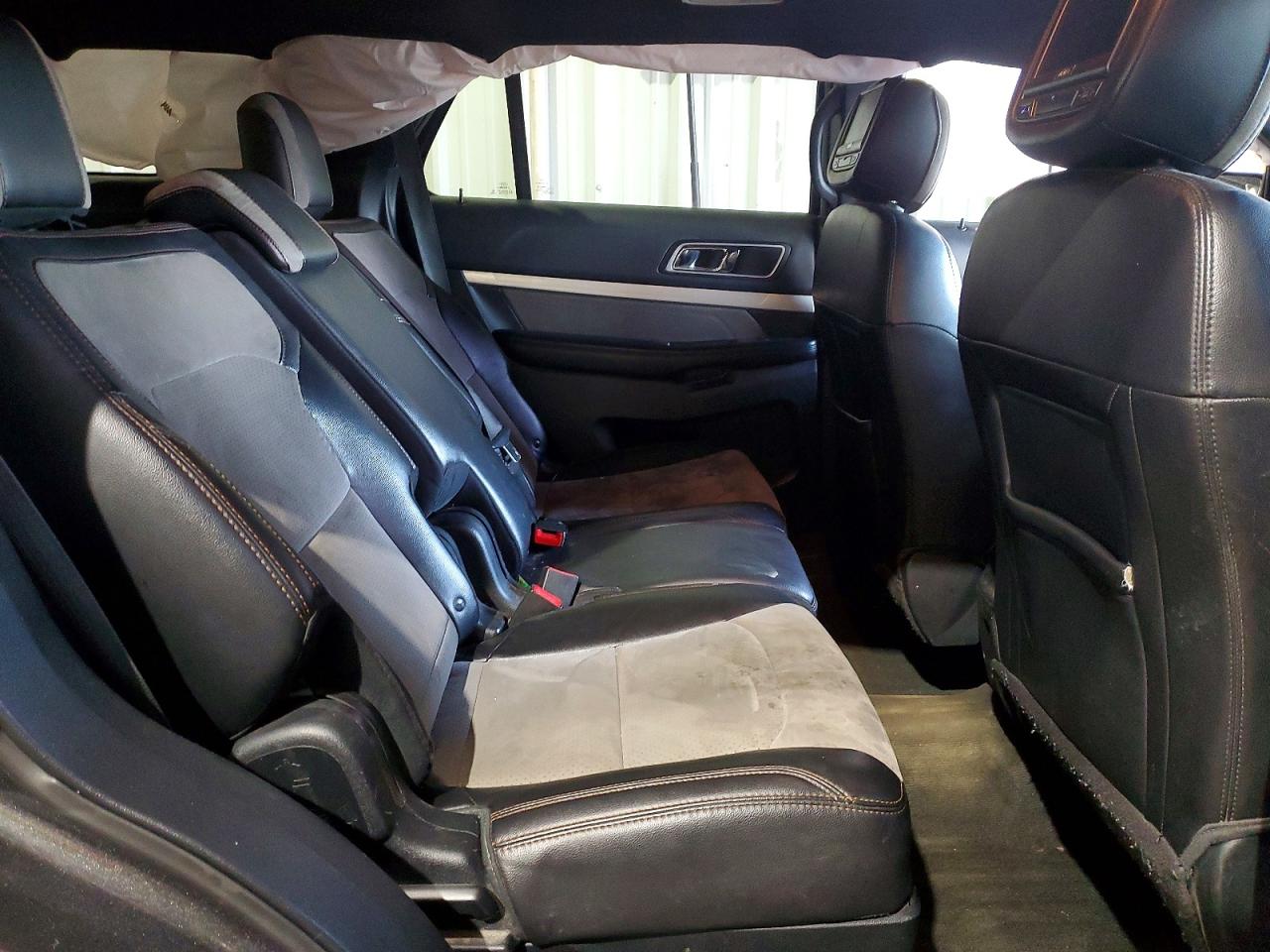 2017 FORD EXPLORER XLT photo 11