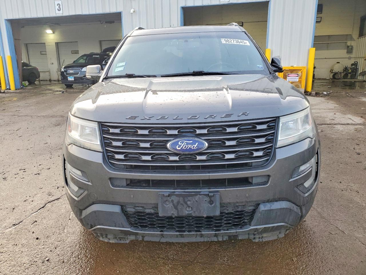 2017 FORD EXPLORER XLT photo 5