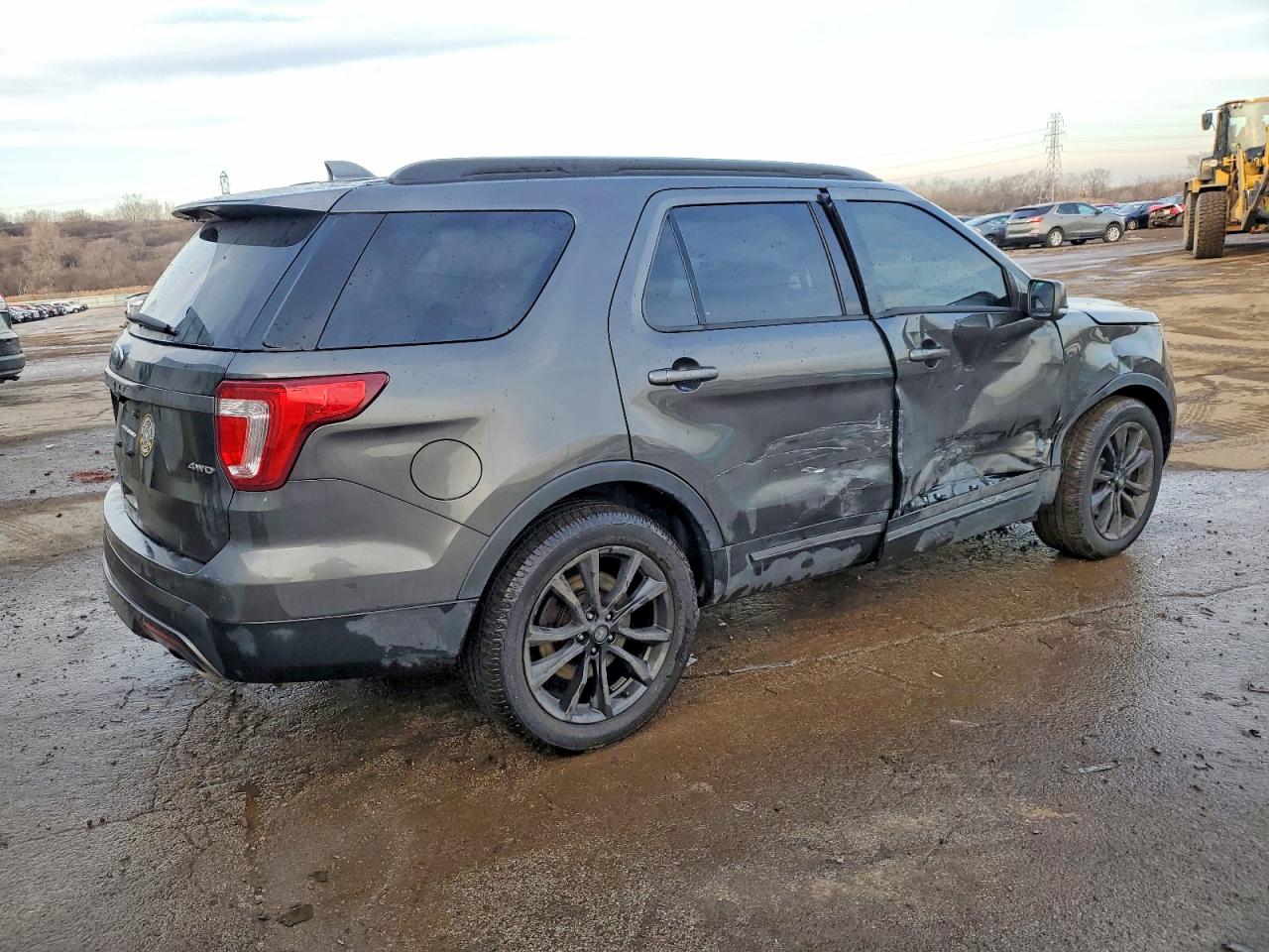 2017 FORD EXPLORER XLT photo 3