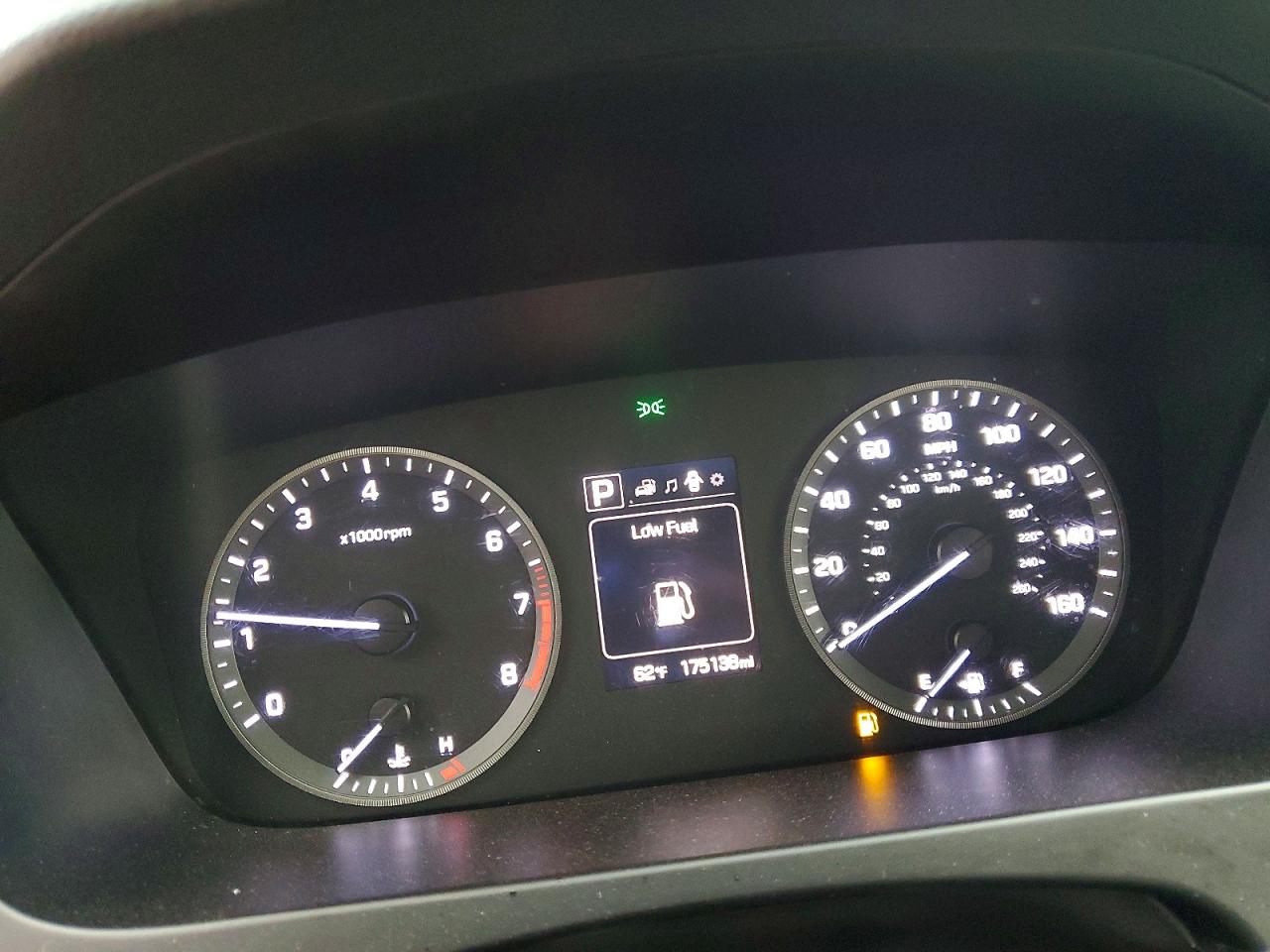 2015 HYUNDAI SONATA SE photo 9