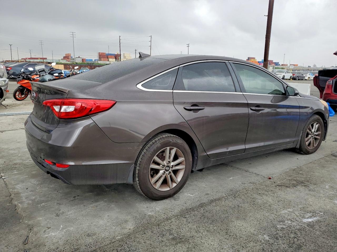 2015 HYUNDAI SONATA SE photo 3