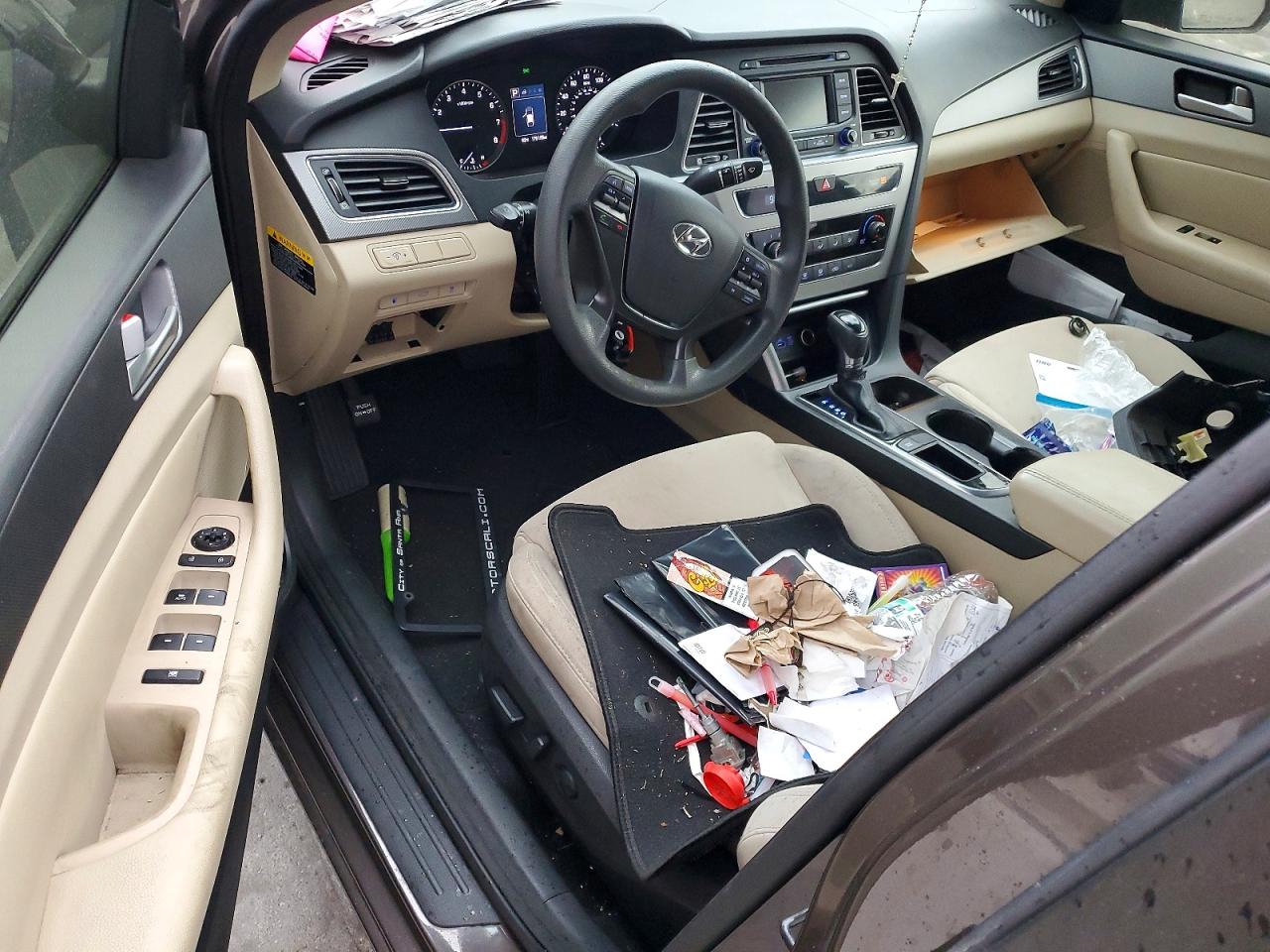 2015 HYUNDAI SONATA SE photo 8