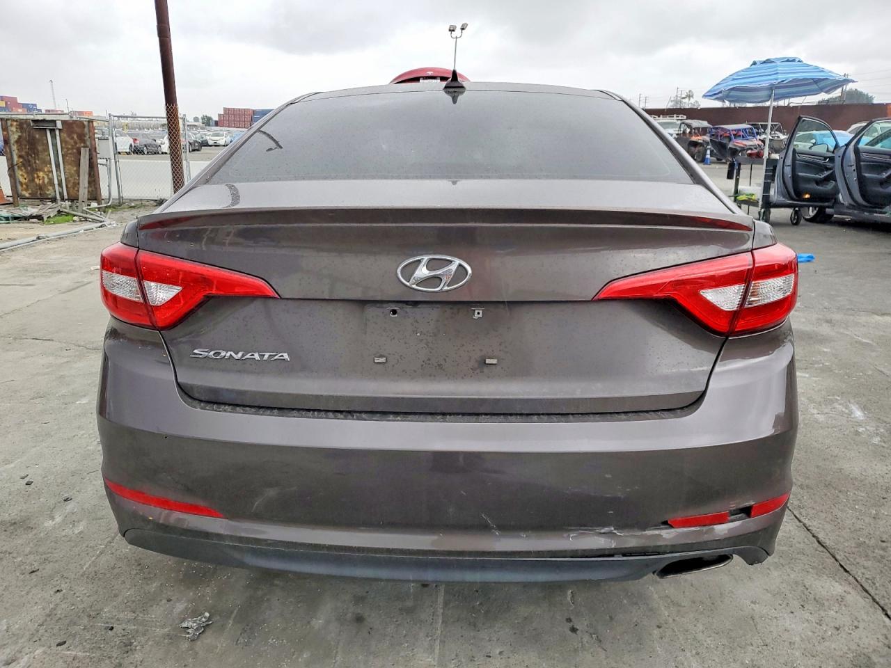 2015 HYUNDAI SONATA SE photo 6
