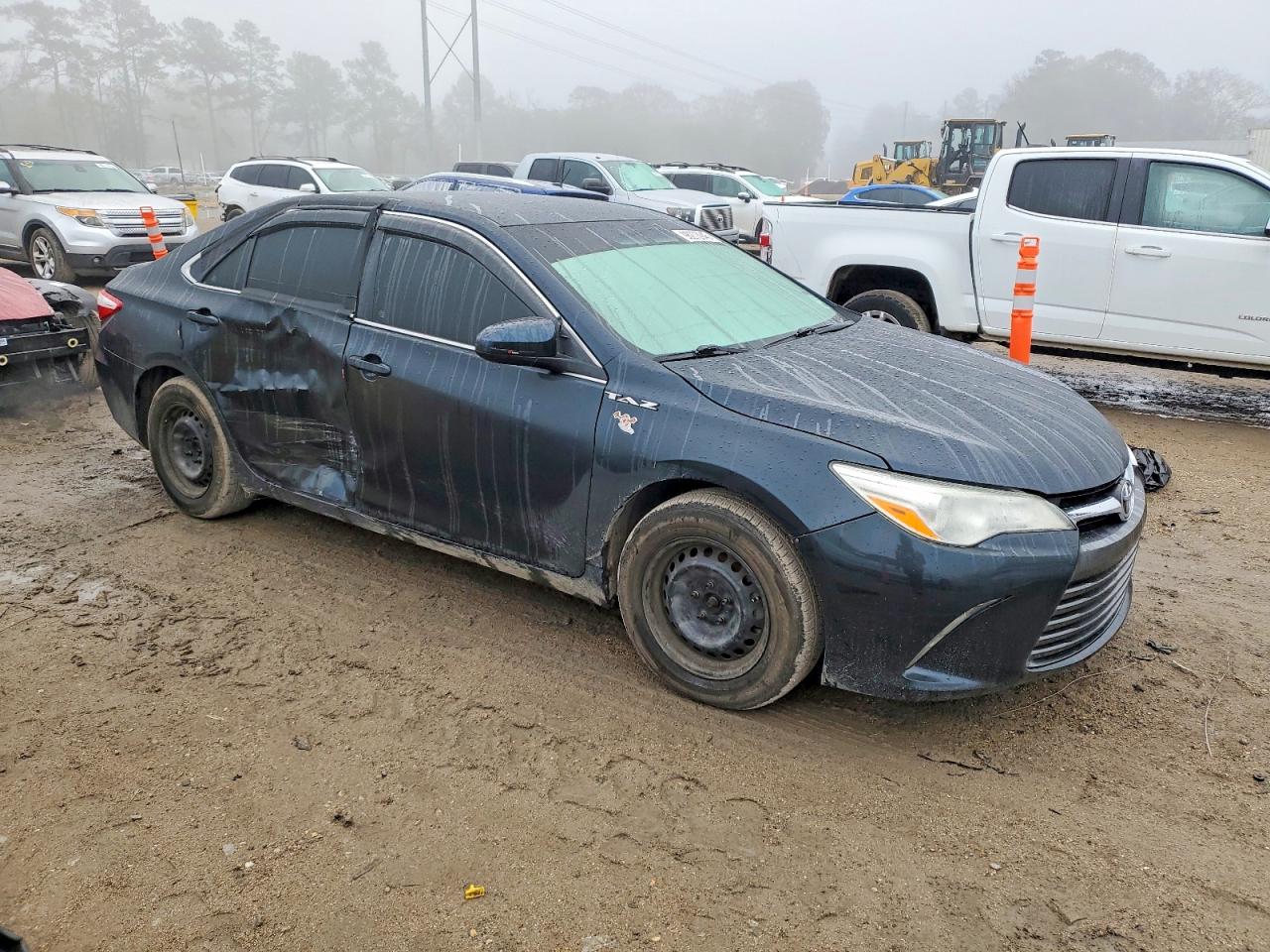 2015 TOYOTA CAMRY LE photo 4