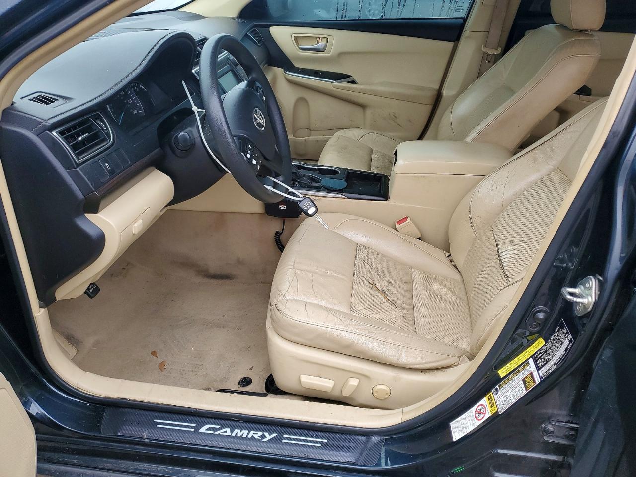 2015 TOYOTA CAMRY LE photo 7