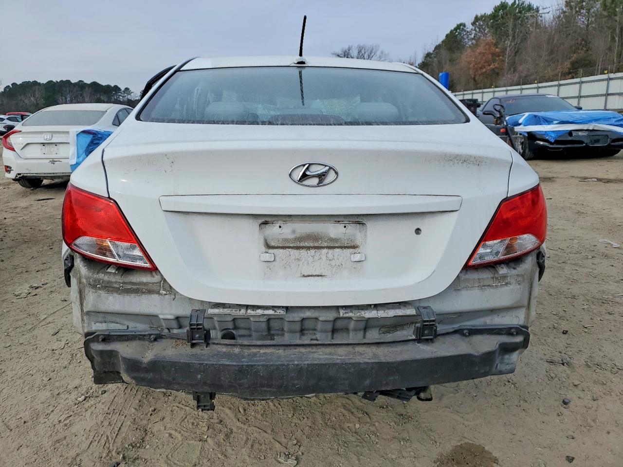2017 HYUNDAI ACCENT SE photo 6