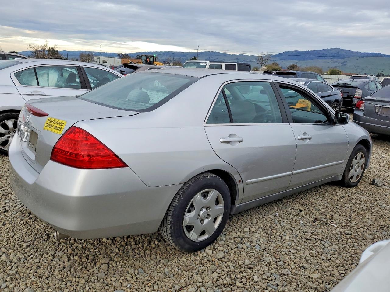 2006 HONDA ACCORD LX photo 3