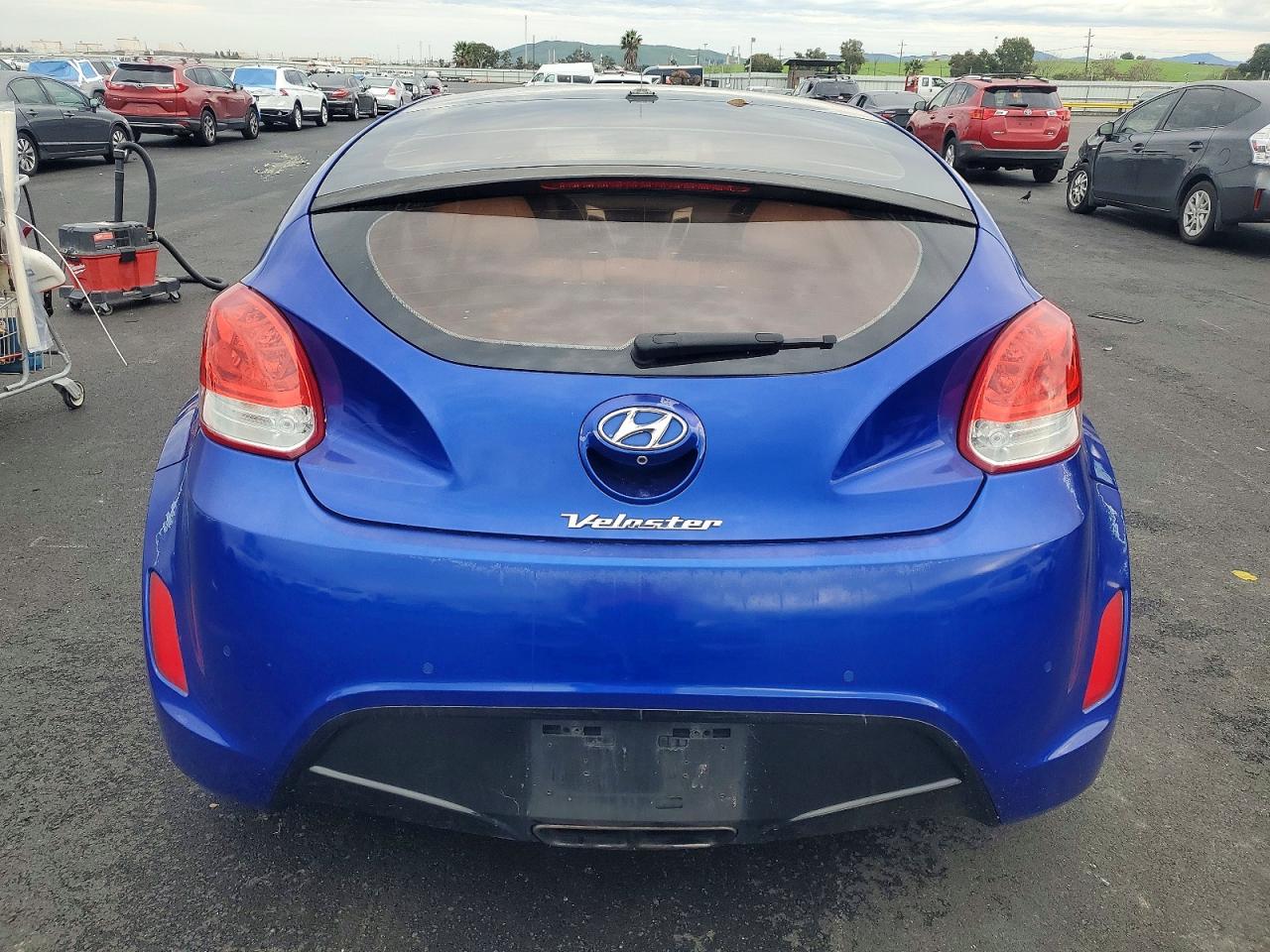 2012 HYUNDAI VELOSTER photo 6