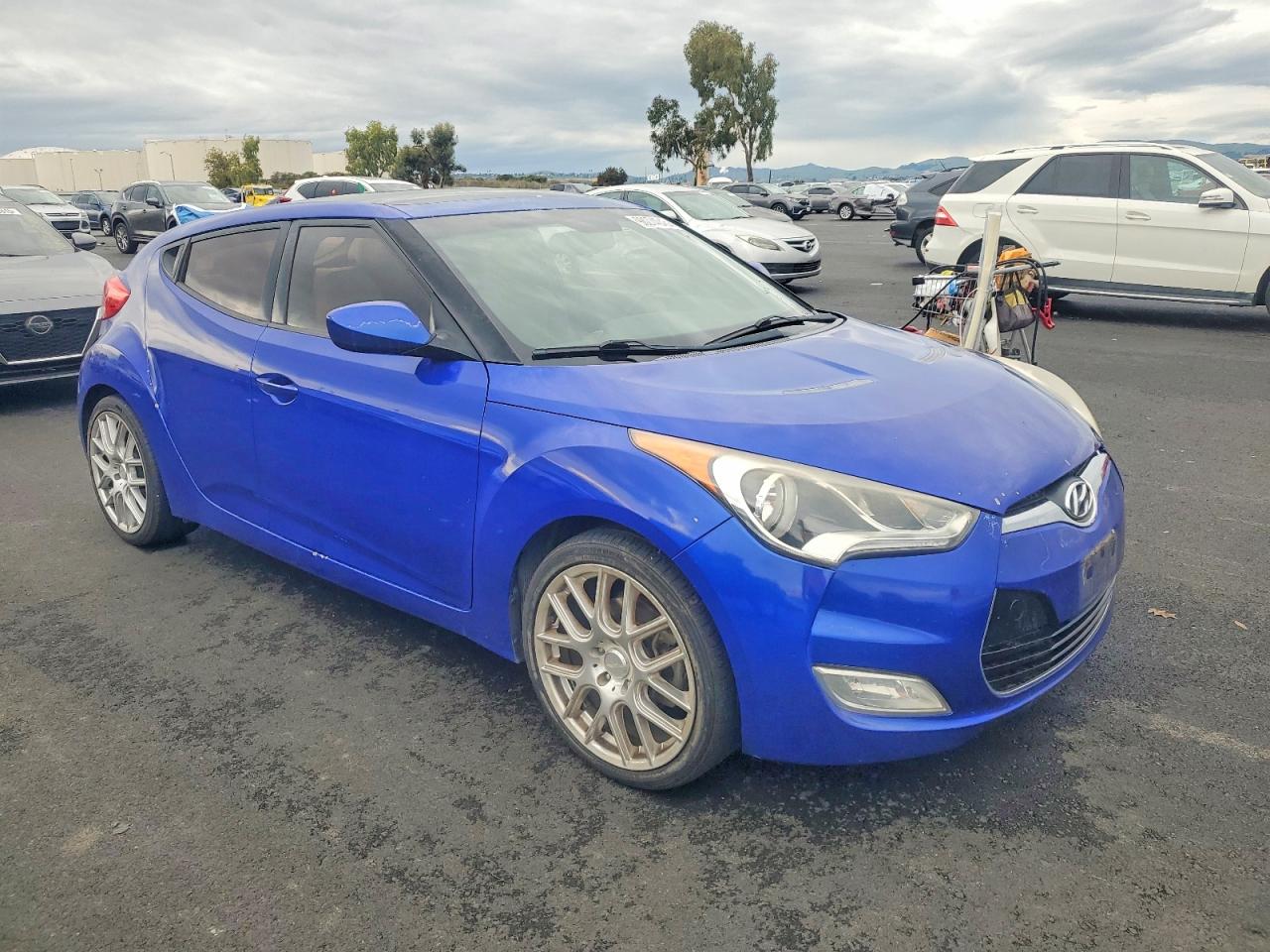 2012 HYUNDAI VELOSTER photo 4