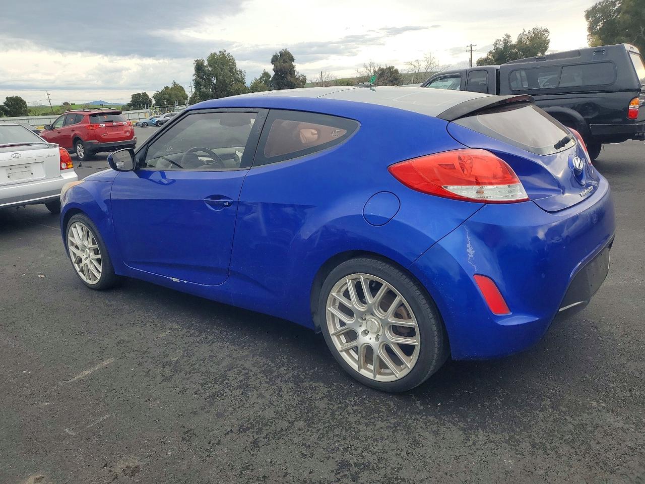 2012 HYUNDAI VELOSTER photo 2