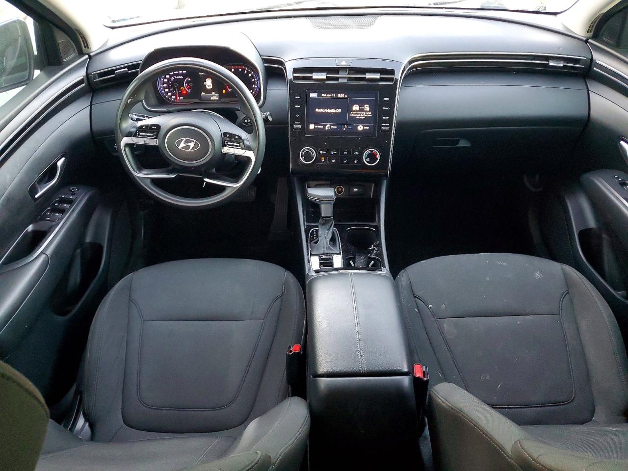 2022 HYUNDAI TUCSON SE photo 8