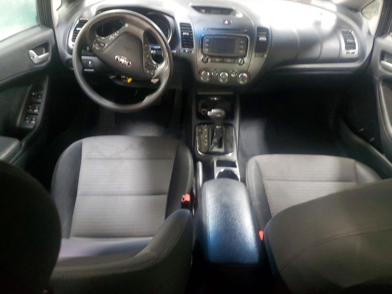2017 KIA FORTE LX photo 8