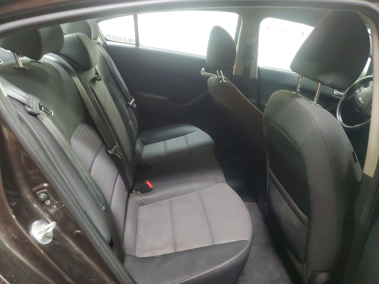2017 KIA FORTE LX photo 10