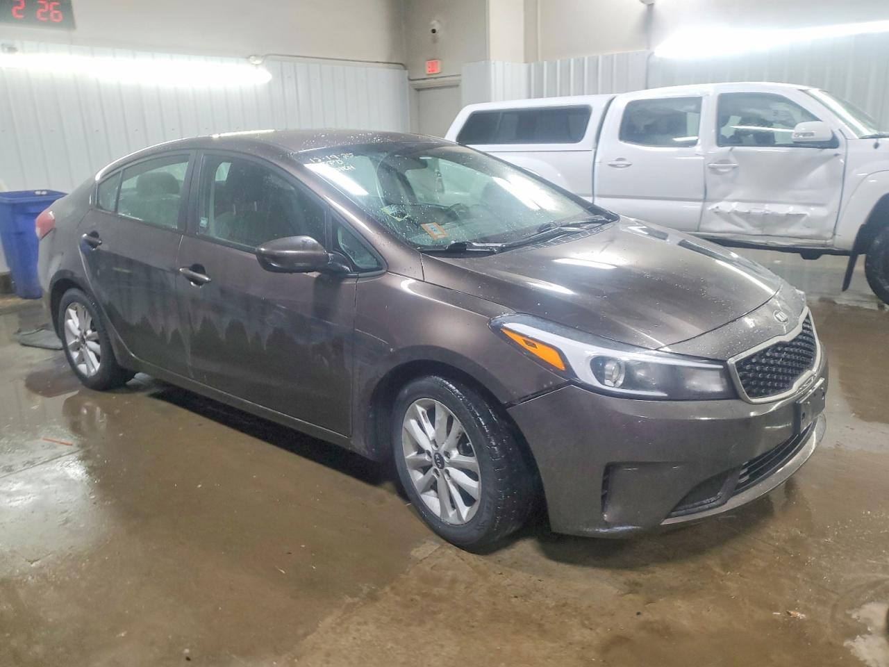2017 KIA FORTE LX photo 4