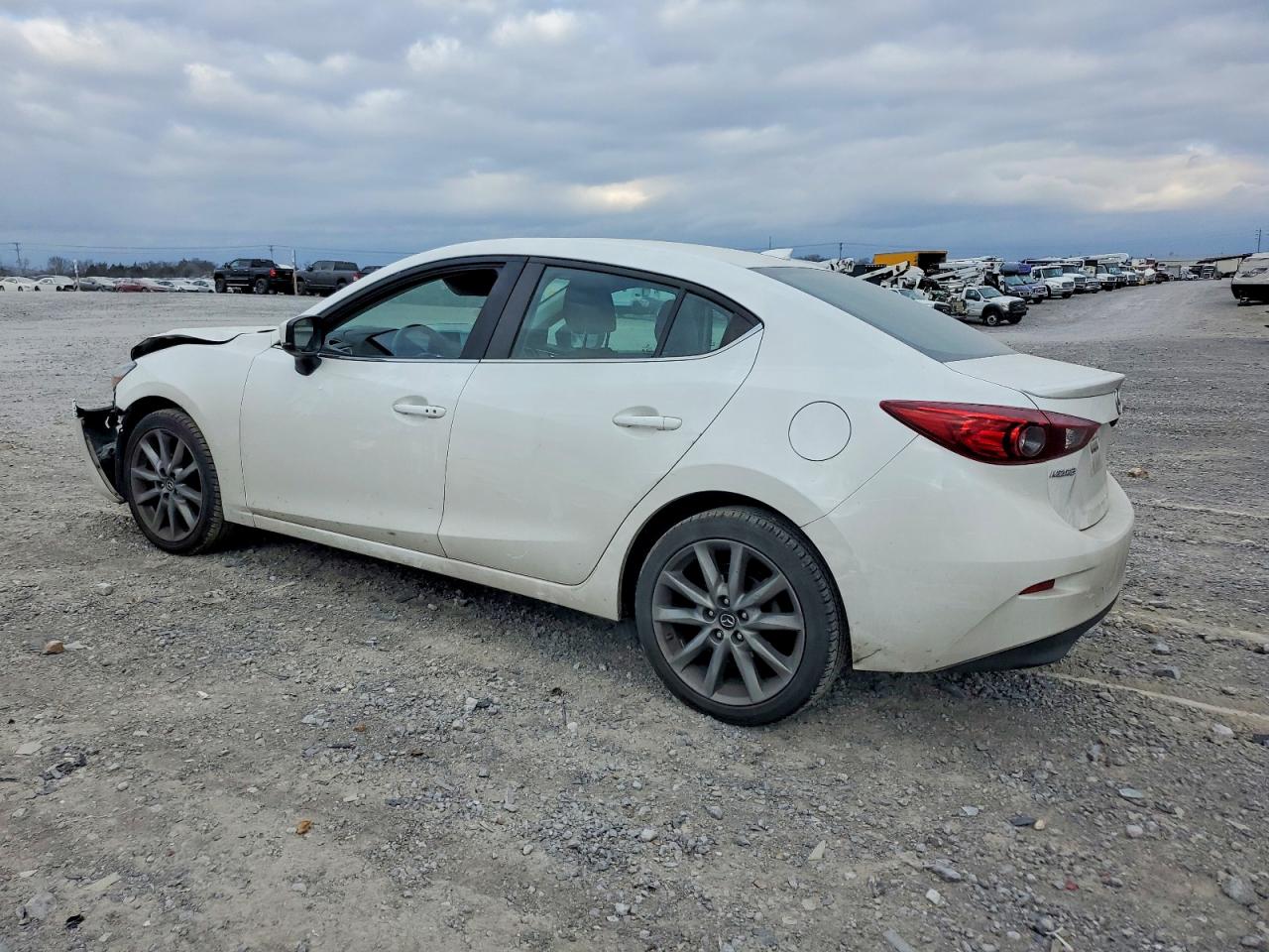 2018 MAZDA 3 TOURING photo 3