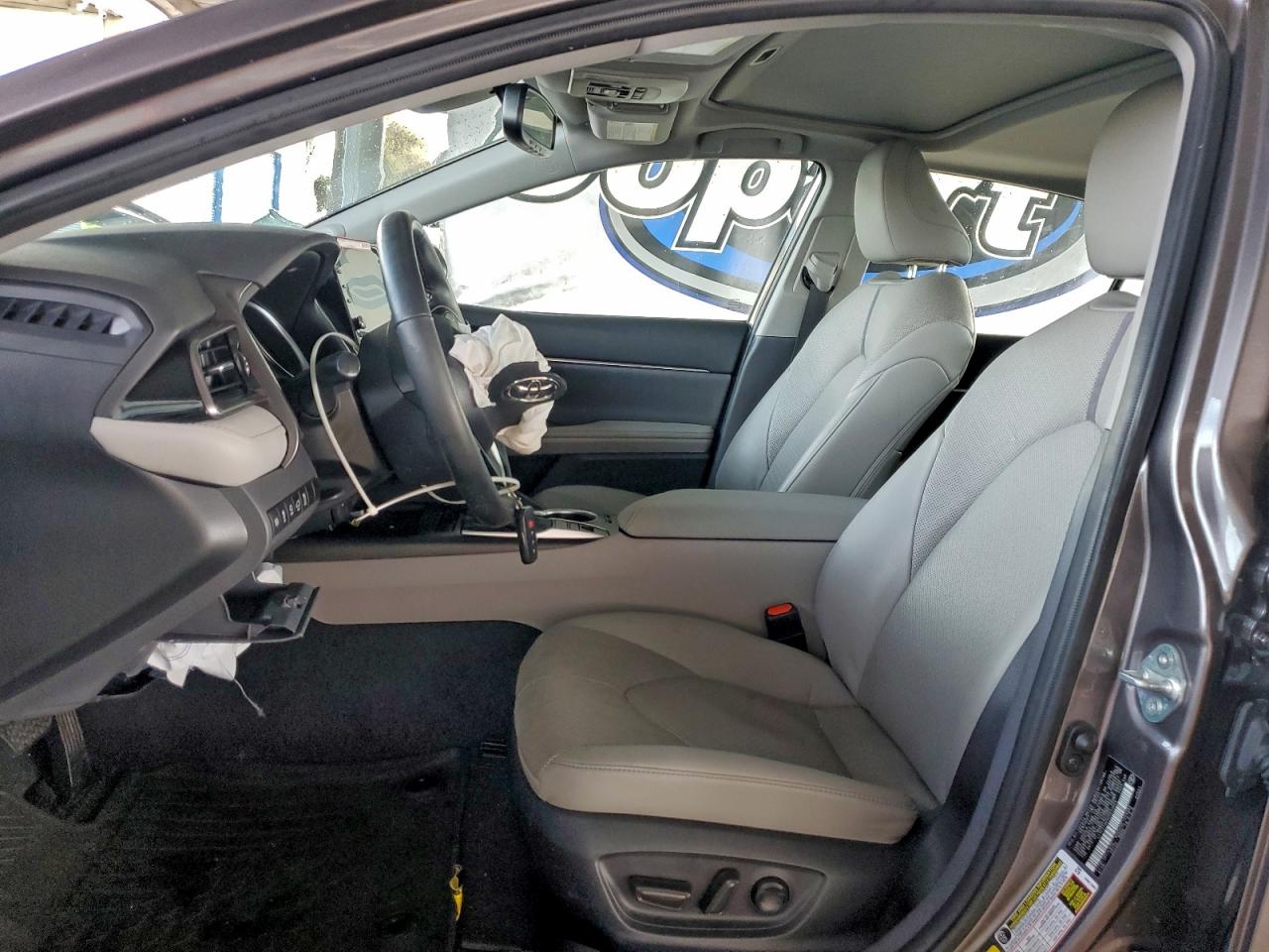 2024 TOYOTA CAMRY XLE photo 7