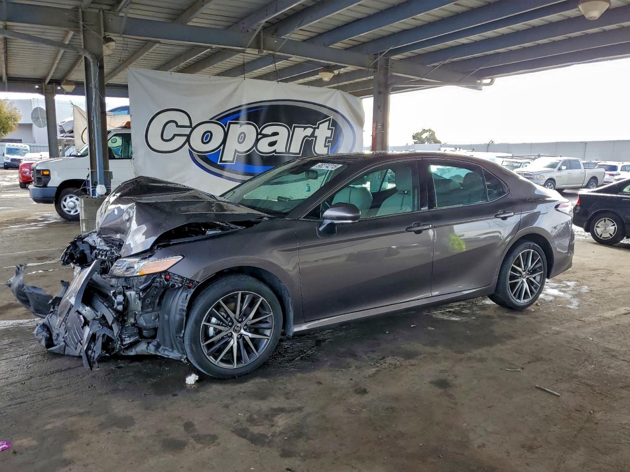 2024 TOYOTA CAMRY