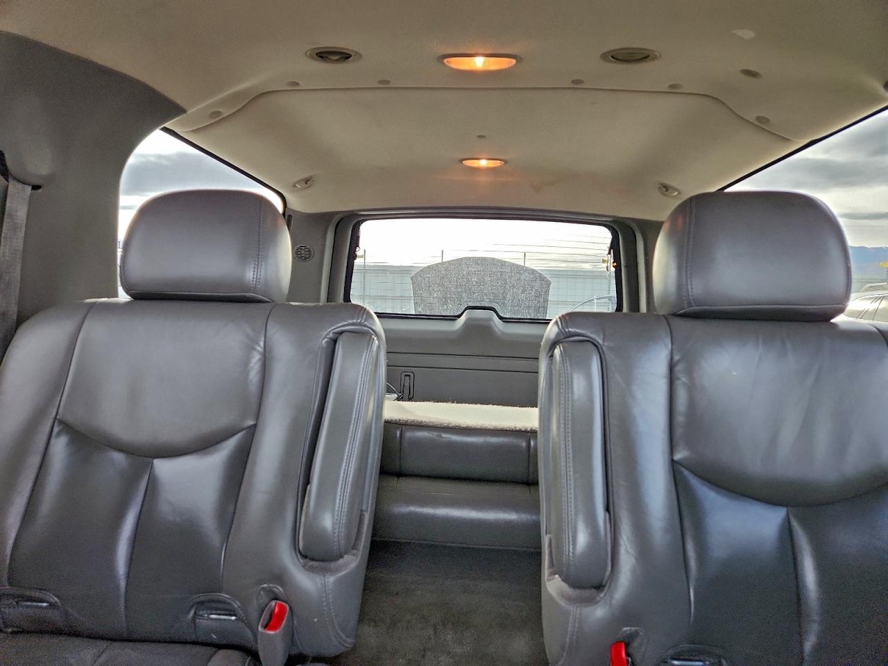 2004 GMC YUKON XL DENALI photo 10
