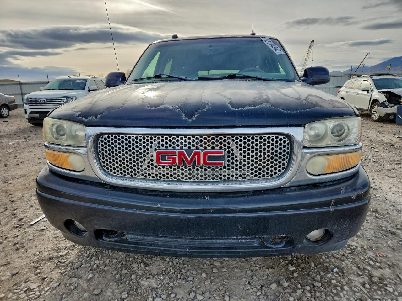 2004 GMC YUKON XL DENALI photo 5