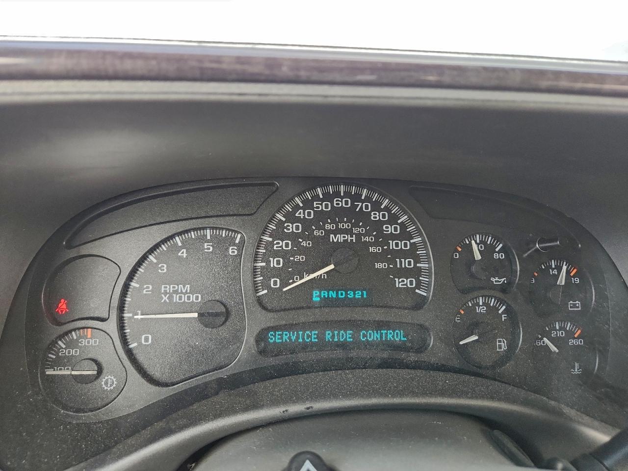 2004 GMC YUKON XL DENALI photo 9