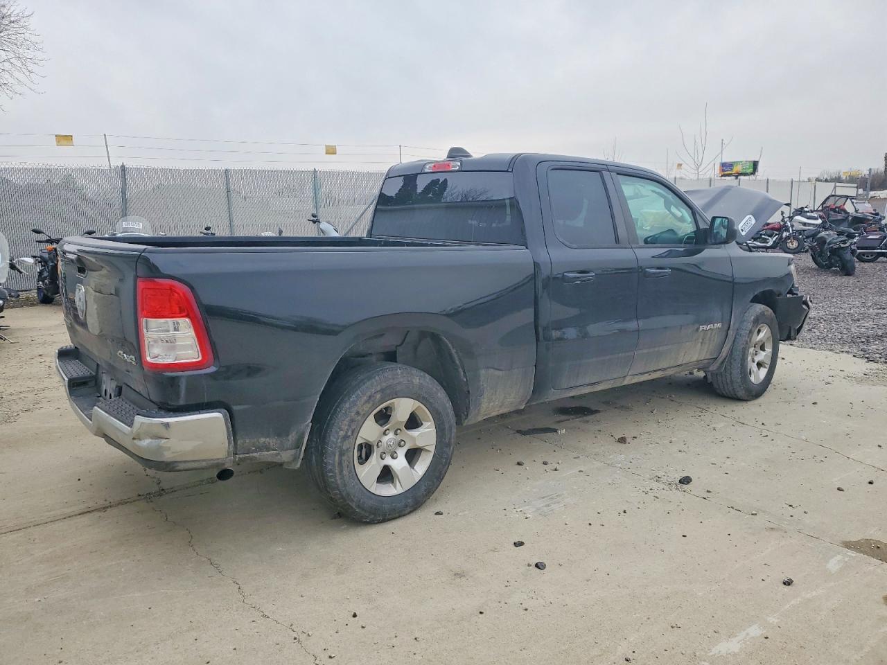 2021 RAM 1500 BIG HORN photo 3