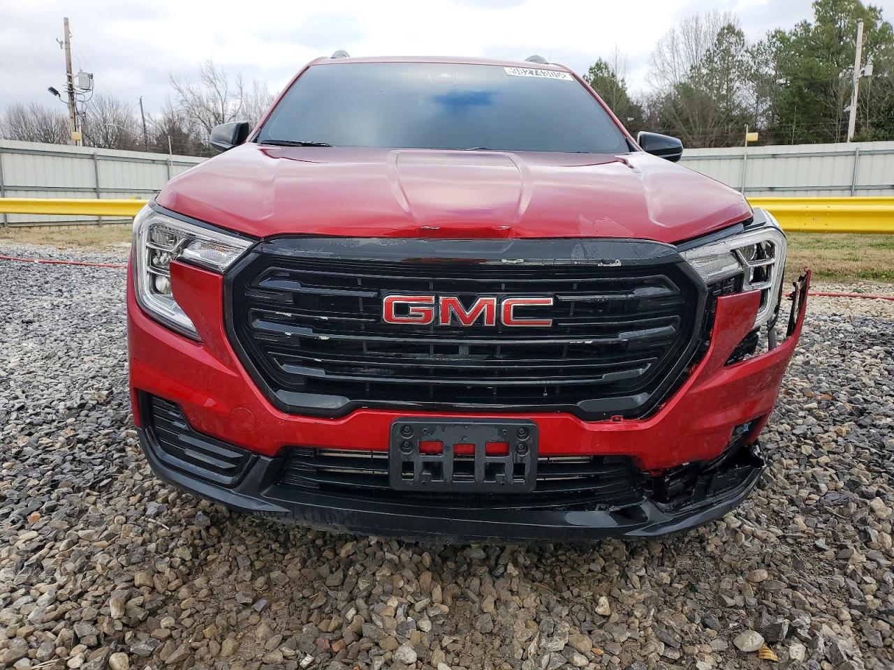 2024 GMC TERRAIN SLE photo 5