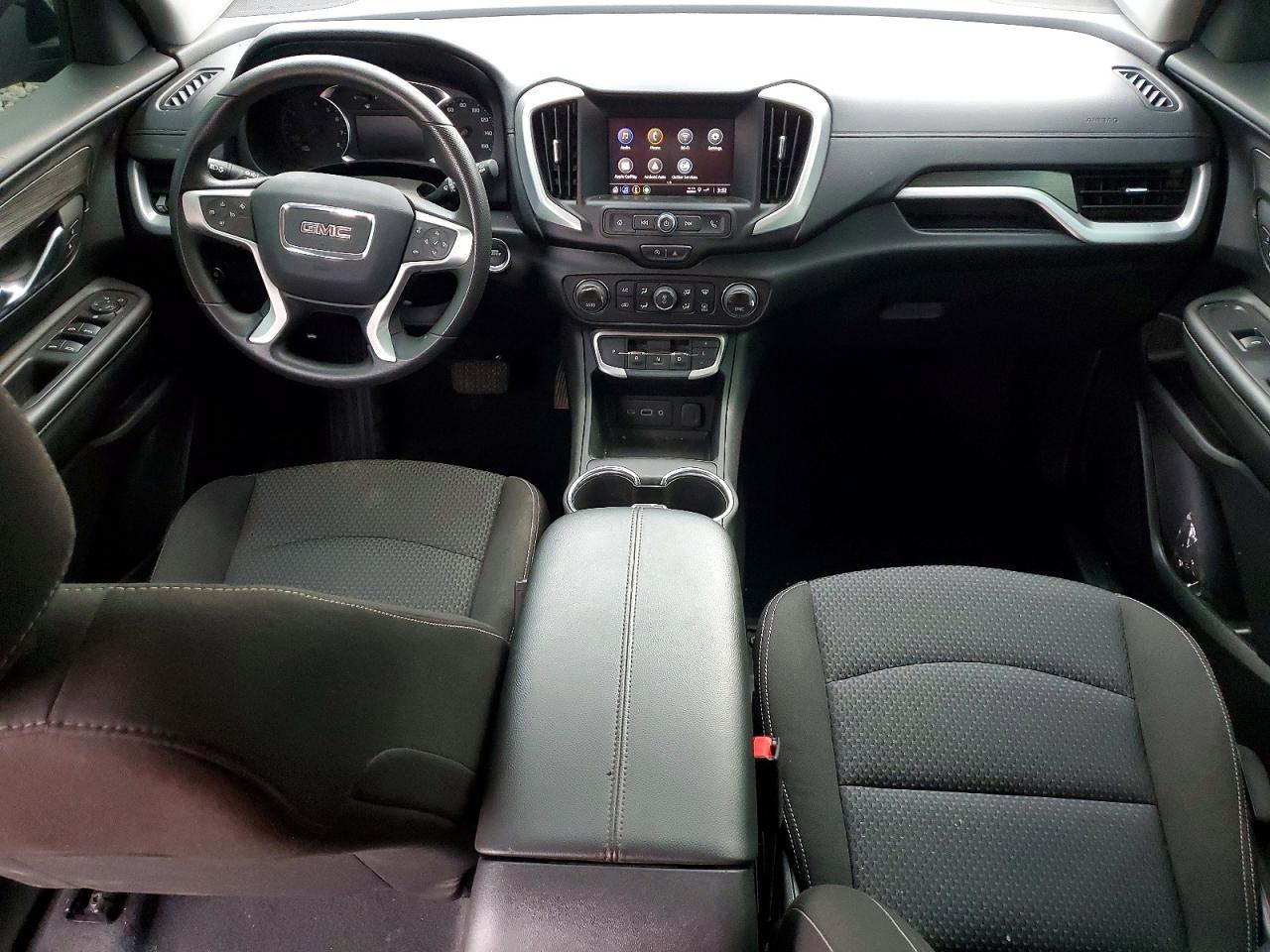 2024 GMC TERRAIN SLE photo 8