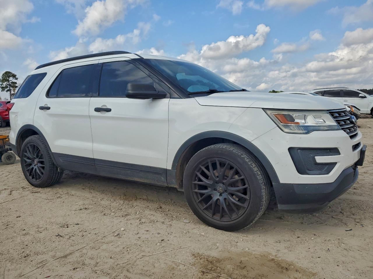 2016 FORD EXPLORER photo 4