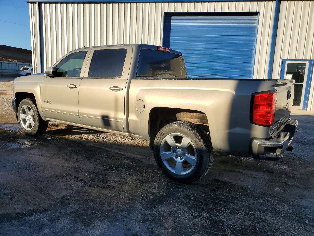 2017 CHEVROLET SILVERADO C1500 LT photo 2