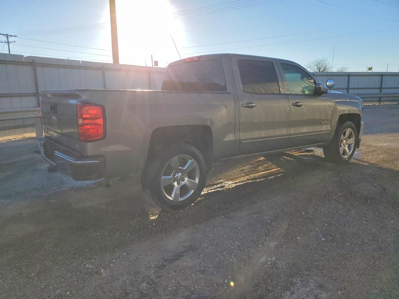 2017 CHEVROLET SILVERADO C1500 LT photo 3