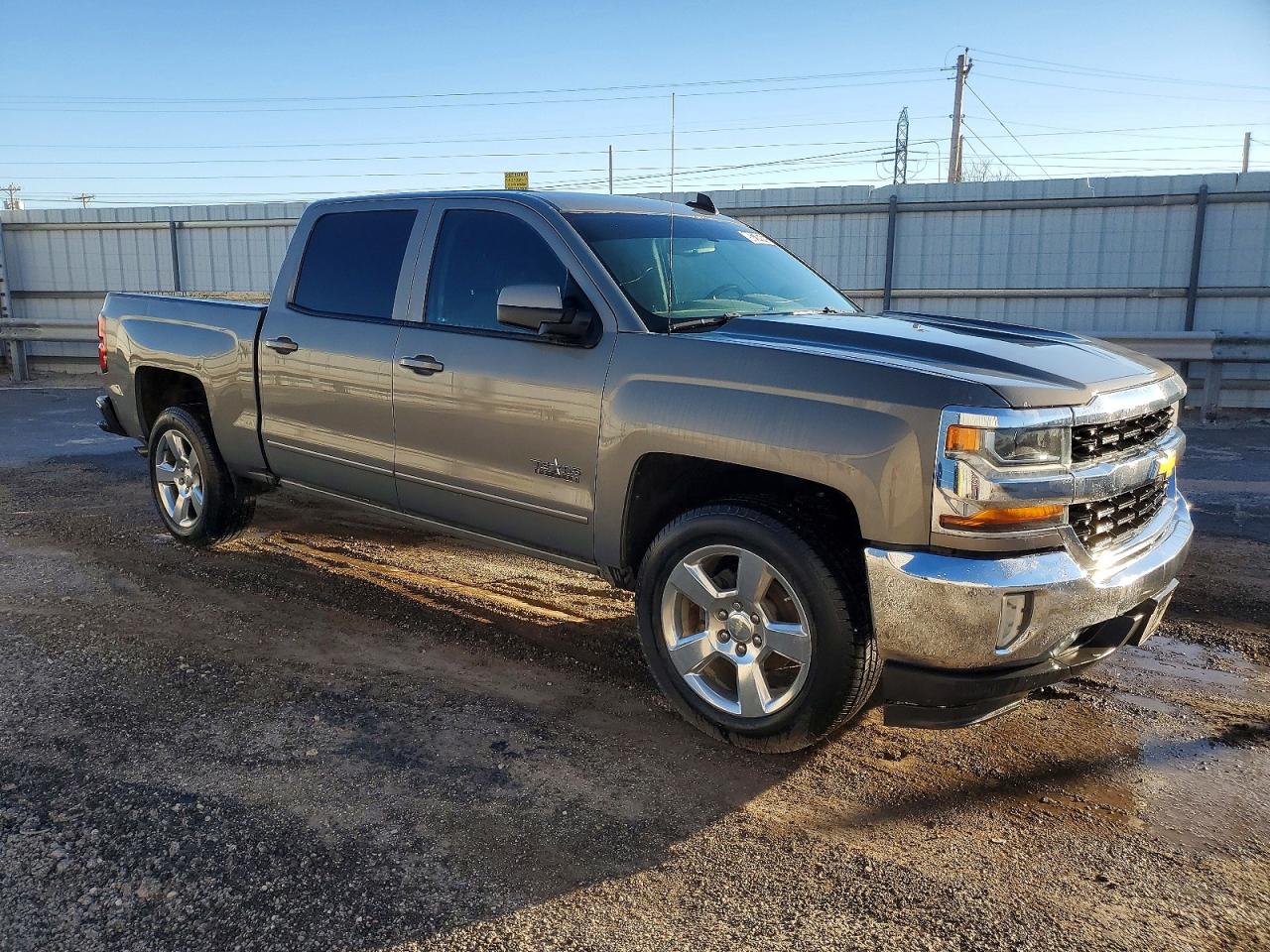 2017 CHEVROLET SILVERADO C1500 LT photo 4