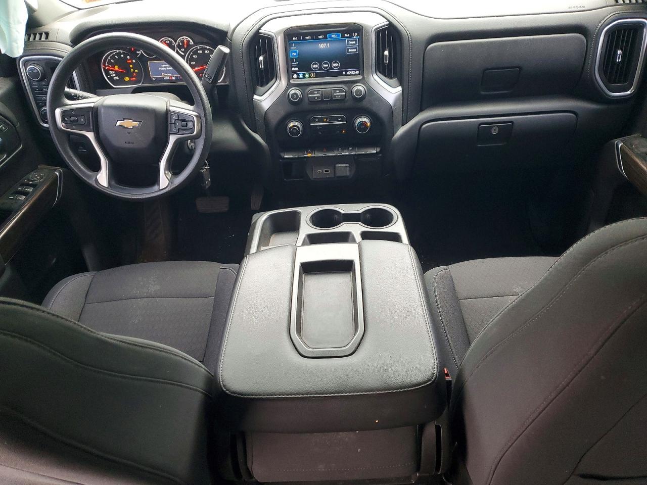 2020 CHEVROLET SILVERADO K1500 LT photo 8