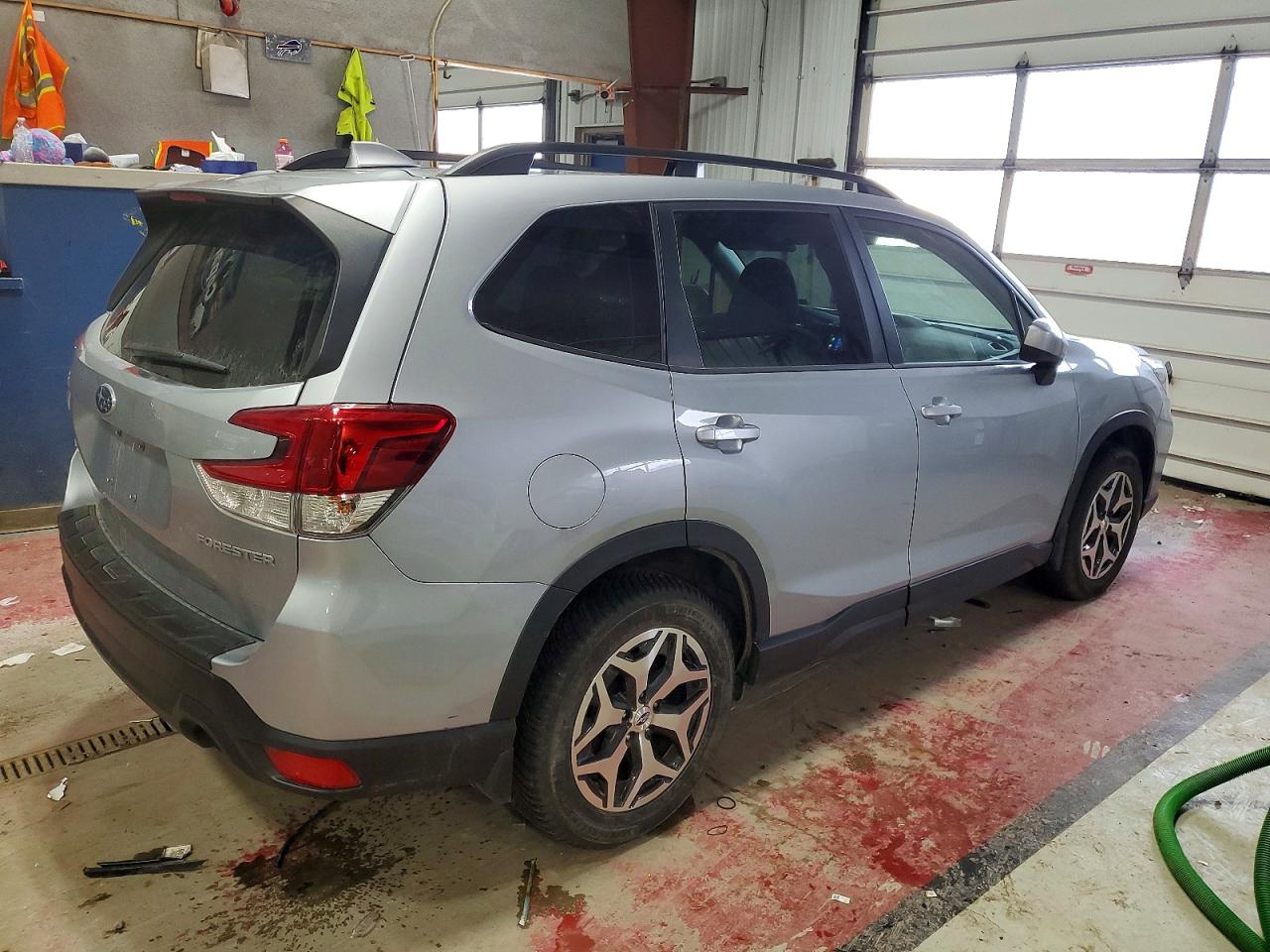 2020 SUBARU FORESTER PREMIUM photo 3