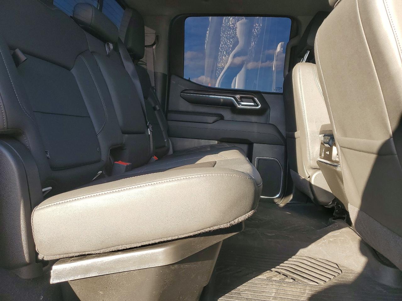 2024 CHEVROLET SILVERADO K1500 LTZ photo 10