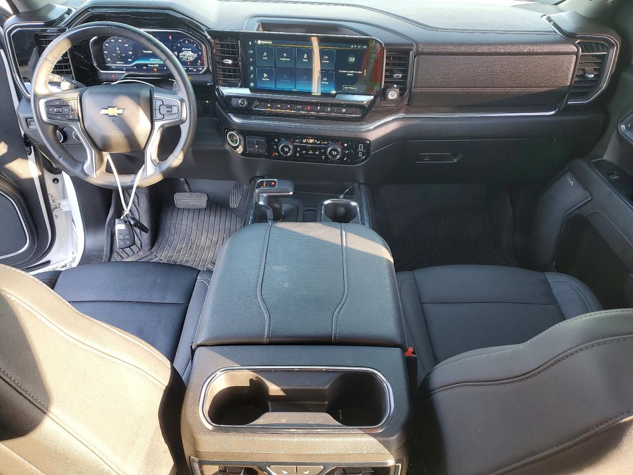 2024 CHEVROLET SILVERADO K1500 LTZ photo 8