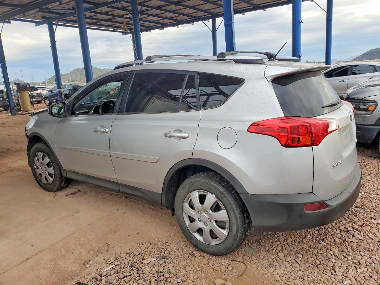 2015 TOYOTA RAV4 LE photo 2