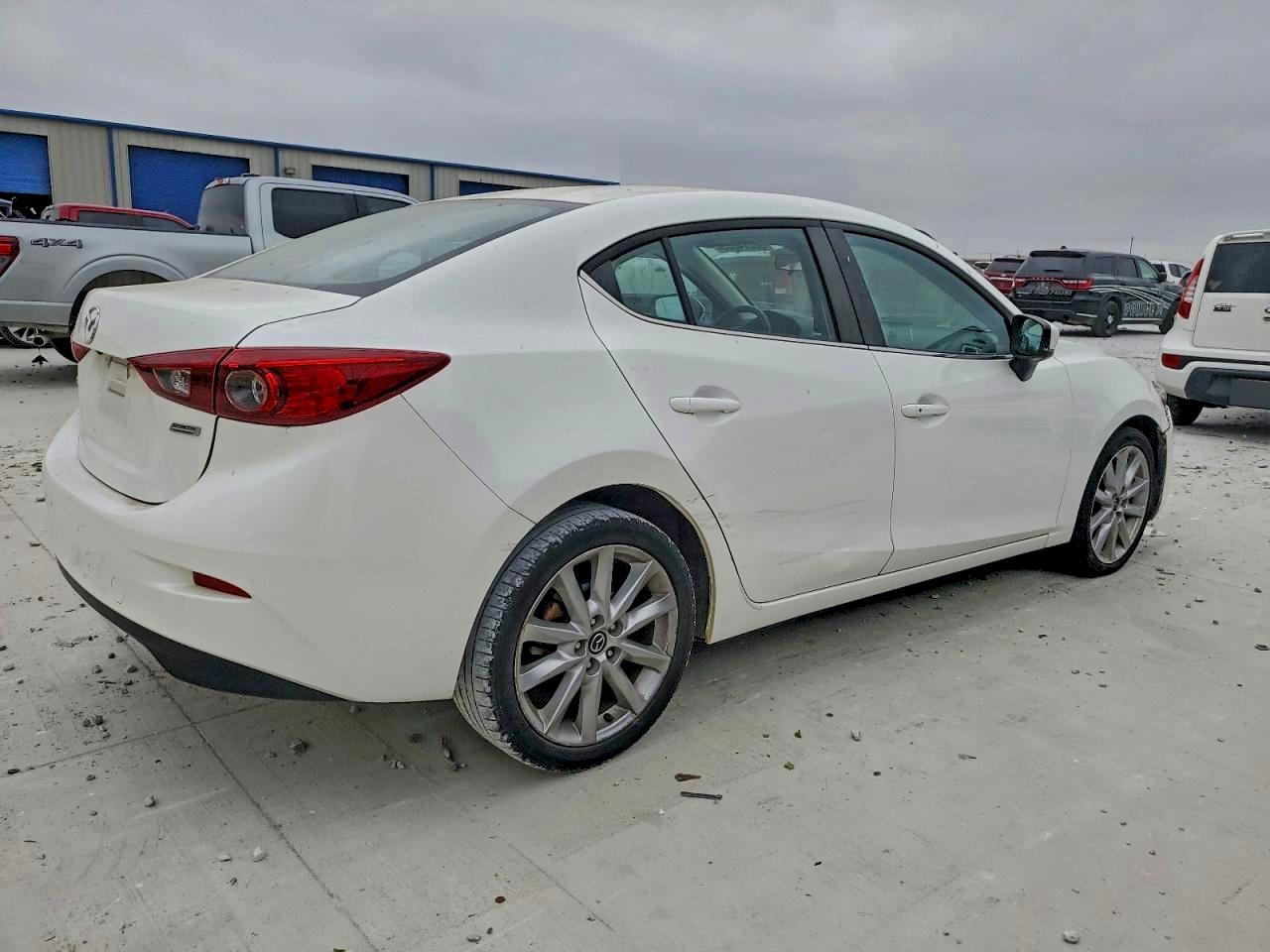 2017 MAZDA 3 TOURING photo 9