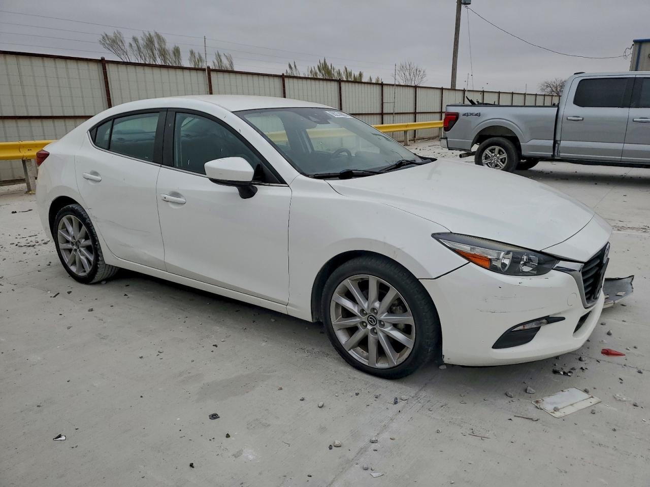 2017 MAZDA 3 TOURING photo 12