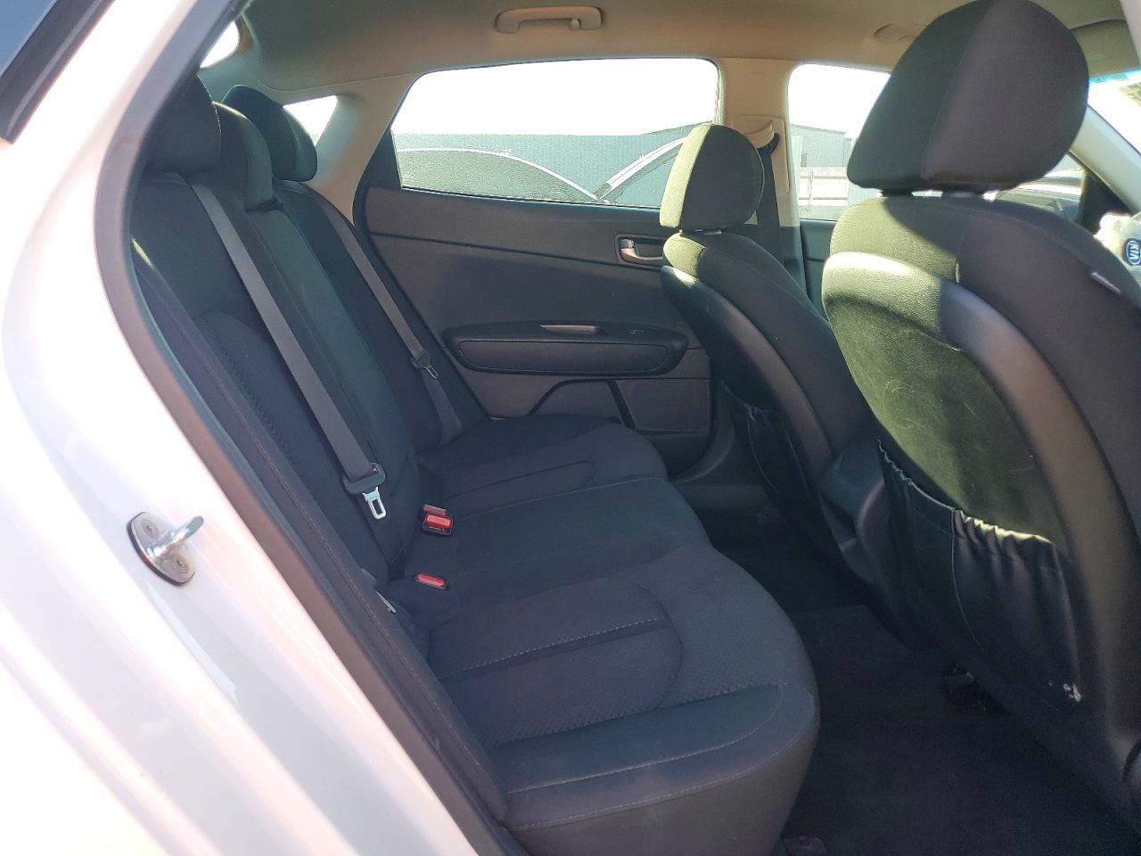 2016 KIA OPTIMA LX photo 28