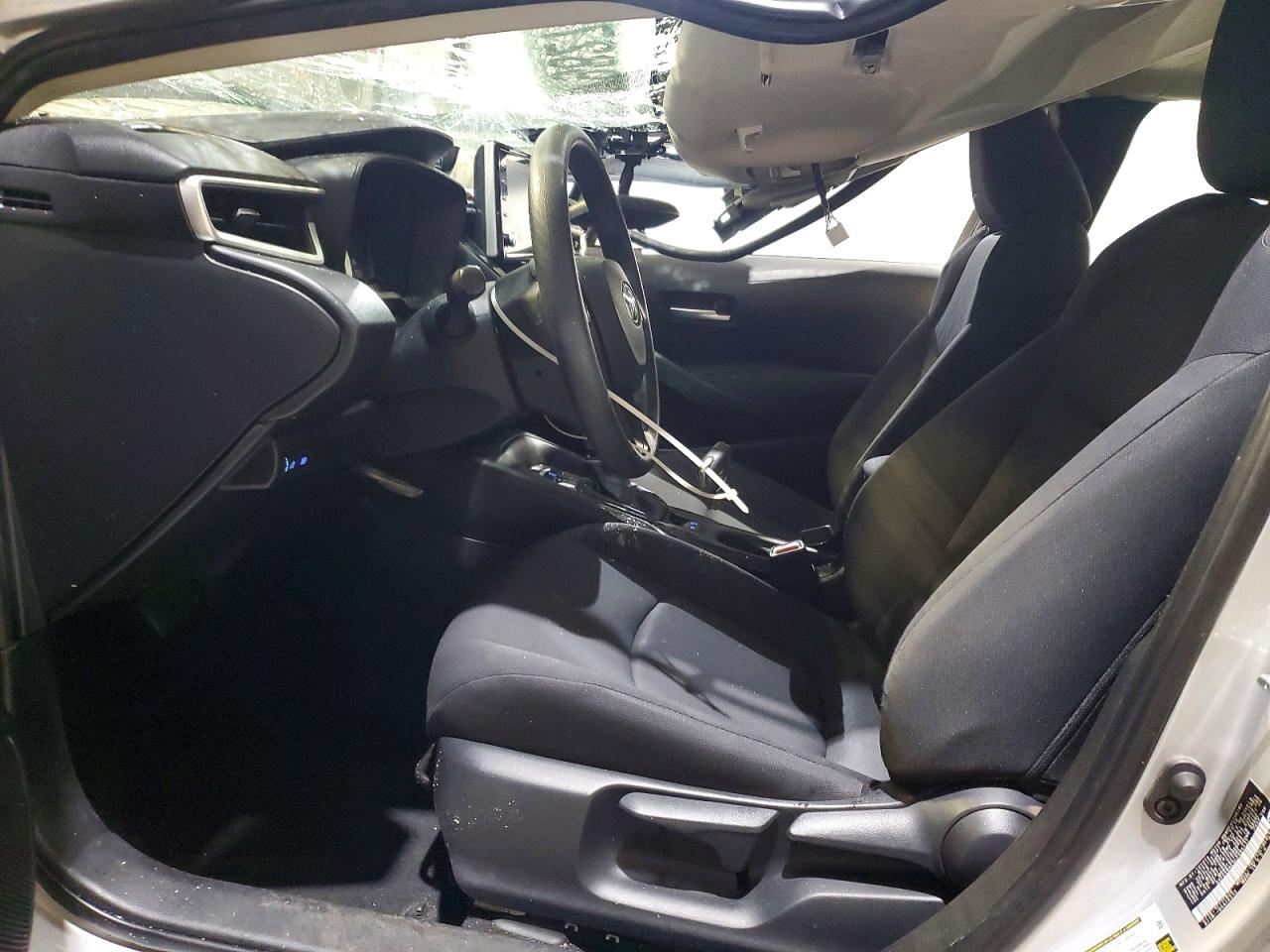2020 TOYOTA COROLLA LE photo 13