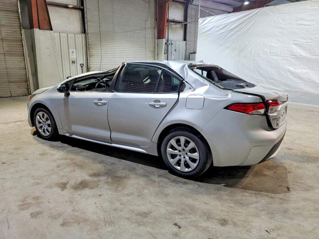 2020 TOYOTA COROLLA LE photo 3