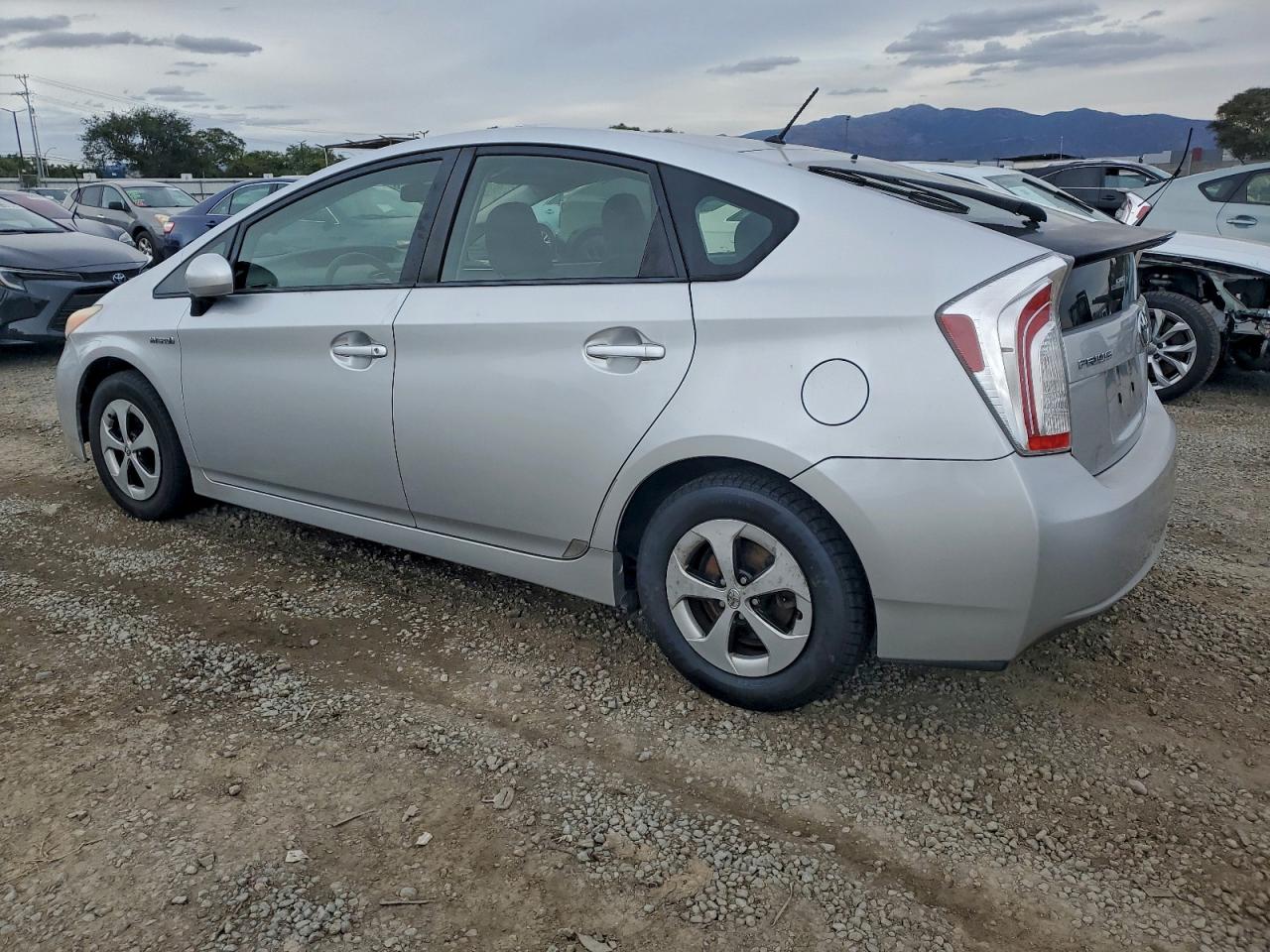 2012 TOYOTA PRIUS photo 3