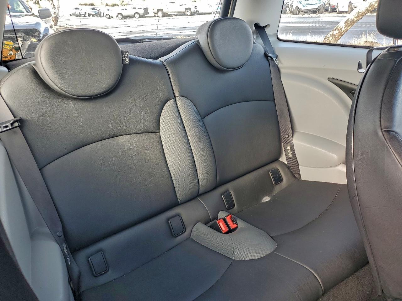 2008 MINI COOPER S photo 10