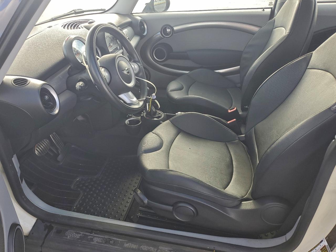 2008 MINI COOPER S photo 7