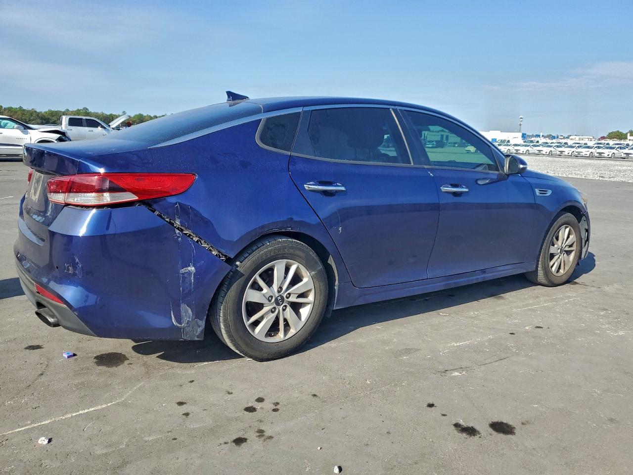 2018 KIA OPTIMA LX photo 3